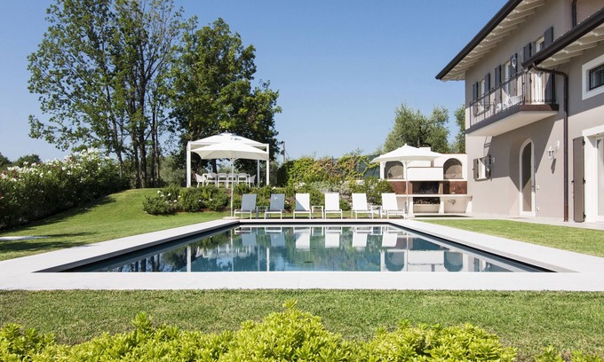 San Felice del Benaco Villa | house for 10 people, 3 bedrooms, private garden, swimming pool and spa