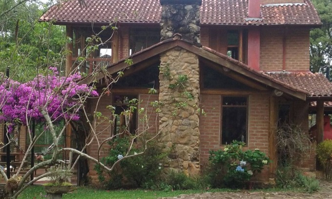 Goncalves Cottage | House for 6 people in mountainous region, with fireplace, wood-burning stove
