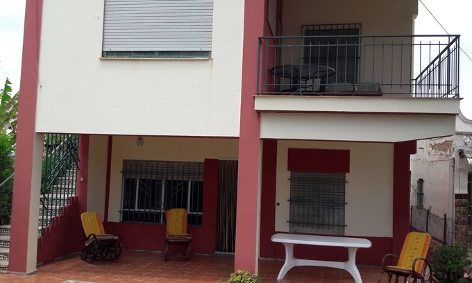 Burriana House | House for 8 people with private parking about 1 kilometer from the beach