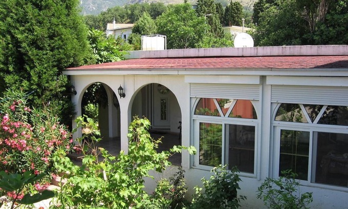 Sutomore House | House for rent in Sutomore