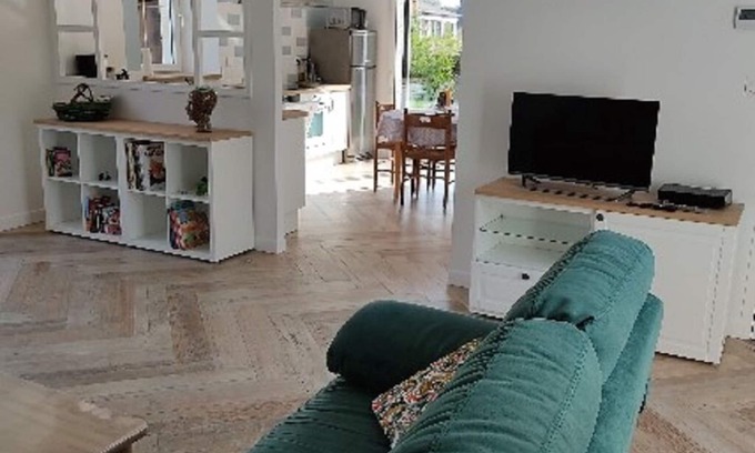 Bernay-en-Champagne House | house in the heart of the village