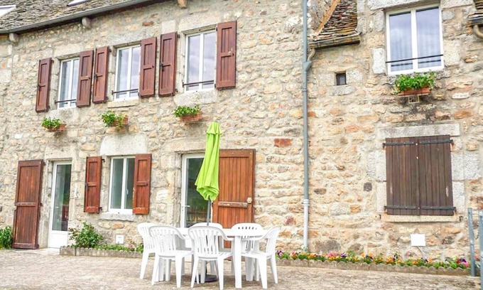 Le Bacon House | House