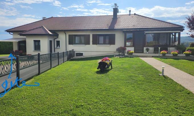 Ouvans House | House