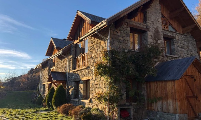 Saint-Jean-Saint-Nicolas Ski Chalet | House with character