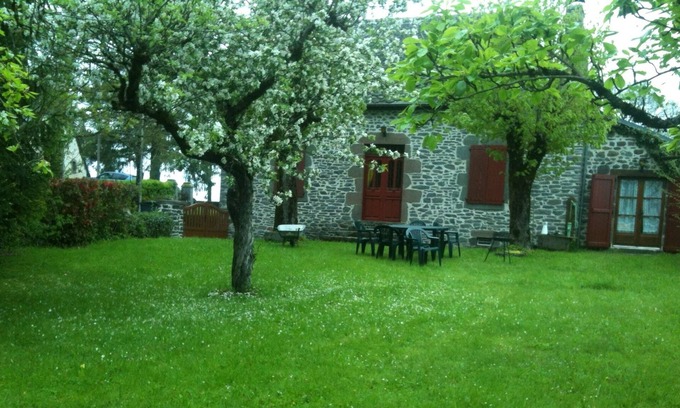 Drugeac House | House full of character in Auvergne close to a lake