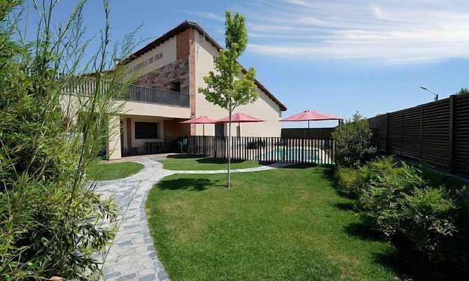 Coca Cottage | House (full rental) La Fábrica de Pan for 42 people
