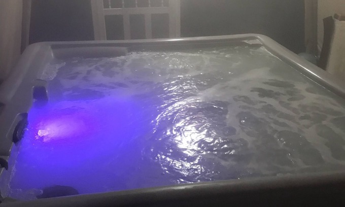 Wilmington House | House hot tub, deck 5miles from mount snow 3 miles from town of Wilmington