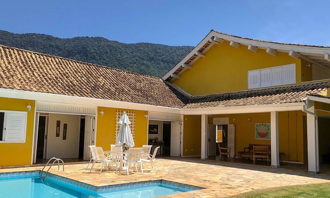 Guaeca House | House in a magnificent condominium near the sand