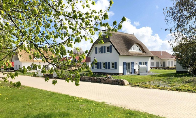 Trent House | House in idyllic location with sauna, terrace and garden - Villa Morgensünn