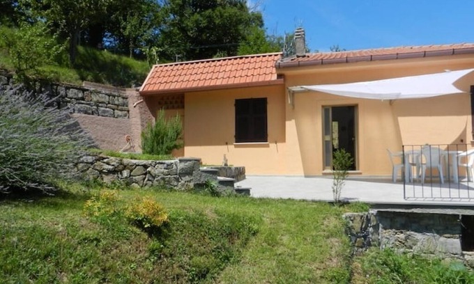 Zignago House | House in the green Vara Valley, 30 km from the sea, with terrace and garden