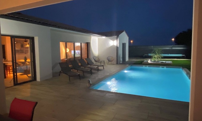 Marsilly House | House in La Rochelle with swimming pool