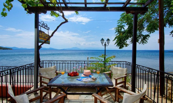 Lefokastron Apartment | House in Lefokastro - in front of the beach + Wi-Fi #1