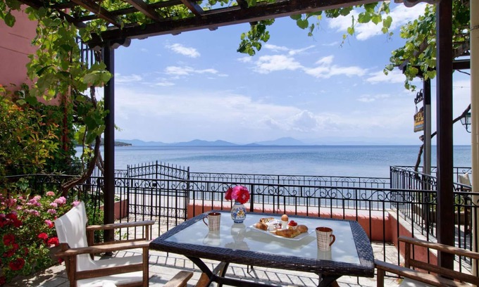 Lefokastron Apartment | House in Lefokastro - in front of the beach + Wi-Fi #2