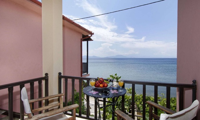 Lefokastron Apartment | House in Lefokastro - in front of the beach + Wi-Fi #5