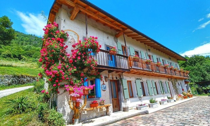 Pedavena Apartment | House in Nature - The Awakening of the Elves