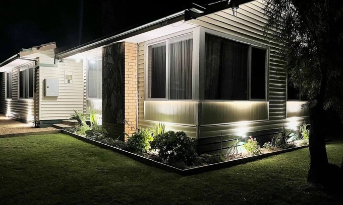 Portland House | House in Portland Victoria, sleeps 8!