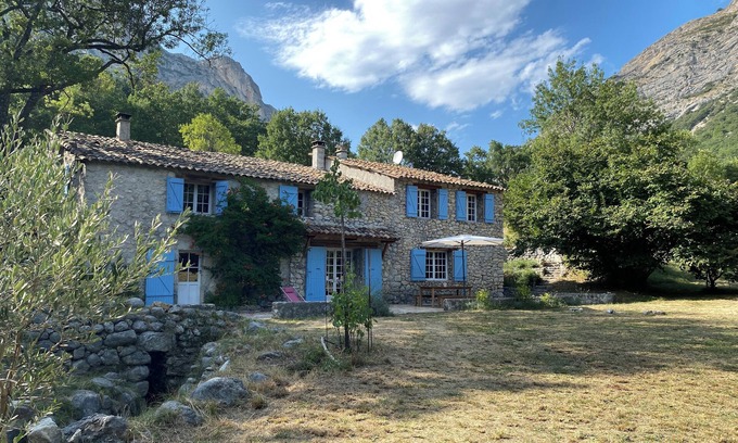 Entrepierres House | House in Provence in an old fuller's mill