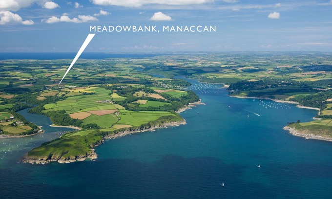 Manaccan House | House in quiet village, close to Helford River, 4 Bedrooms 3 Bathrooms Sleeps 8