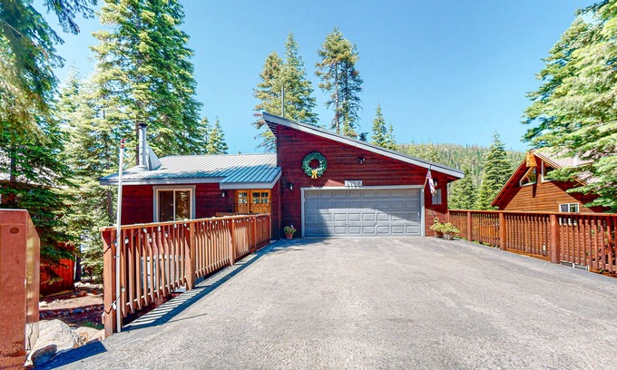 Kingswood Estates House | House in Tahoe Vista with wood stove - close to outdoor recreation