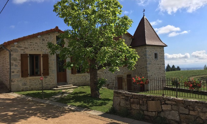 Renaison House | House in the heart of vineyards on a vineyard, Le Domaine de la Paroisse