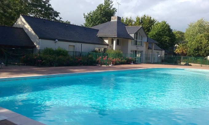 Ploemel House | House in the heart of golf PLOEMEL (56400) in a calm residence with swimming pool