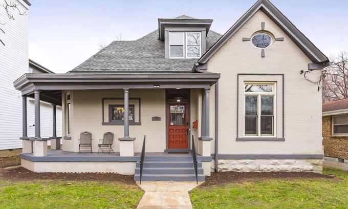 Edgehill House | House in the Heart of Music Row: Gulch, Midtown, Vandy, Belmont, & Broadway.