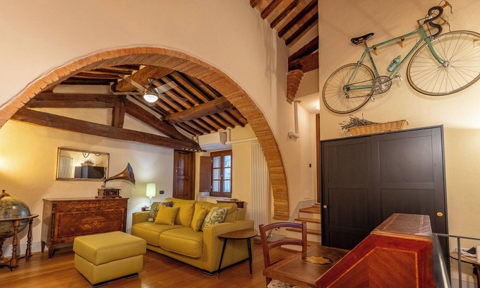 San Martino Apartment | House in the historic center, with a private courtyard and equipped terrace