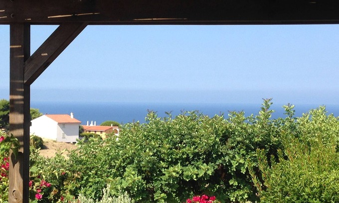 Magomadas Apartment | House in the vineyard with sea view (2)