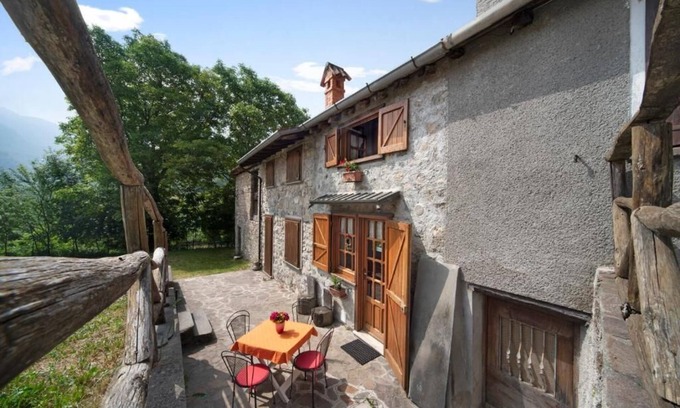 Esino Lario House | House in the woods on the "wayfarer's path." Beautiful view of Lake Como
