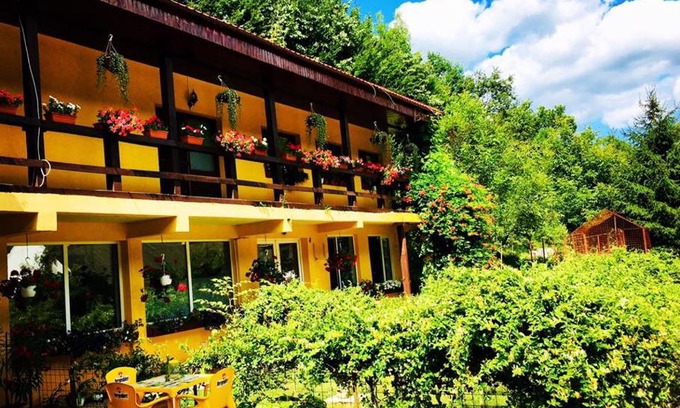 Resita Bed & Breakfast | house in the woods