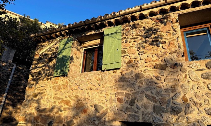 Vailhan House | House in typical inland village near the Olivettes dam