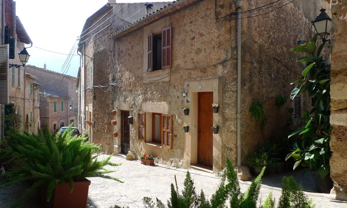 S'Arxiduc House | House in Valldemossa center, 5 people, private roof terrace, outstanding views