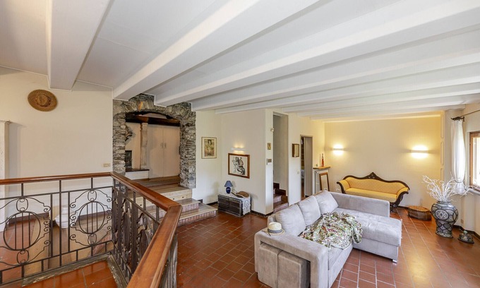 Montegrino Valtravaglia Villa | House in the woods