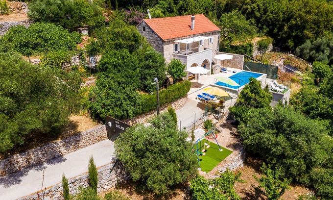 urinici House | House Kočan-Four Bedroom Villa with Terrace and Swimming Pool