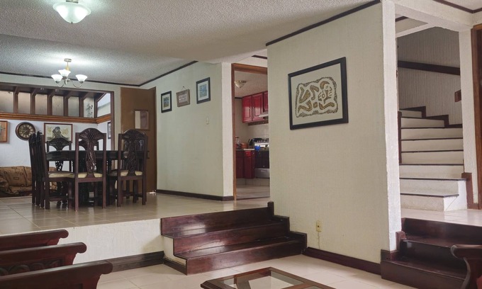 San Felipe del Agua House | House located in a residential area, 3 blocks away from Colosio Park.
