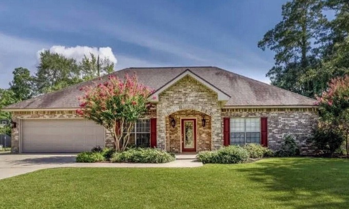 Prien House | House near casinos and Prien lake park with a guest house