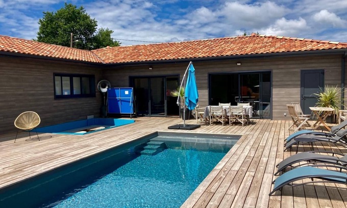 Angresse Villa | House near Hossegor with swimming pool
