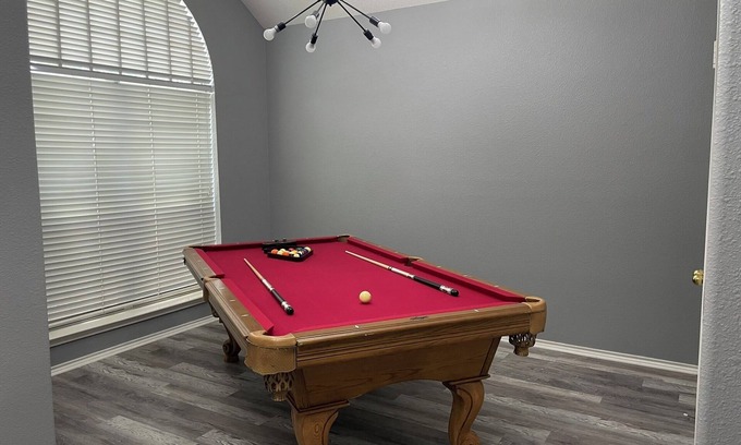 Wetmore House | House Near JW Marriott Evans/Bulverde 4bed 2bath