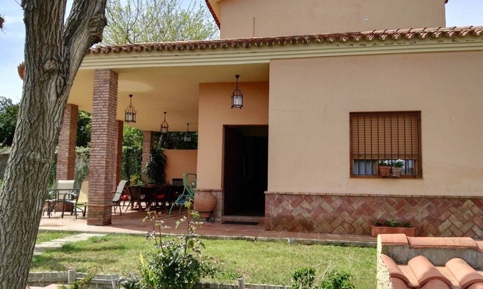 Carmona Ski Chalet | House near Seville, perfect for families and groups. Ideal for pets.