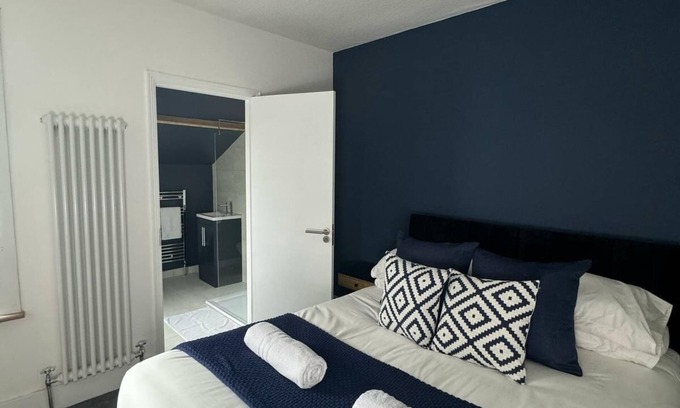 Watford House | House next to the Station