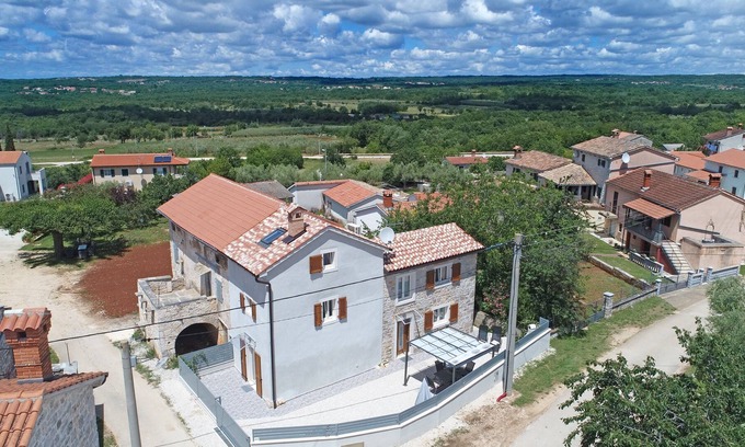 Selina House | House Nona