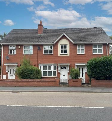 Wellington House | House number 12 sleeps up to 4 with Smart TVs in every room