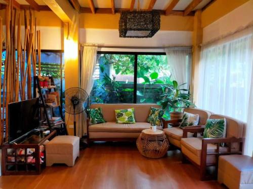 Mandurriao Apartment | House of Bela