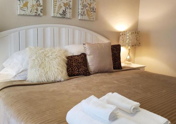 Benton Tract House | House of Favor