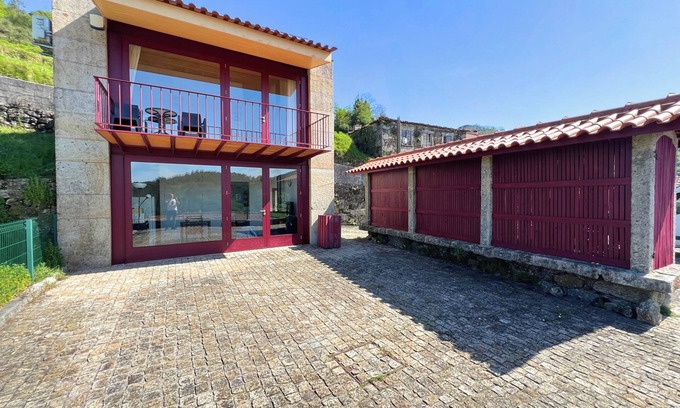 Bico House | House of Labrujó - Portuguese Villages Circuit