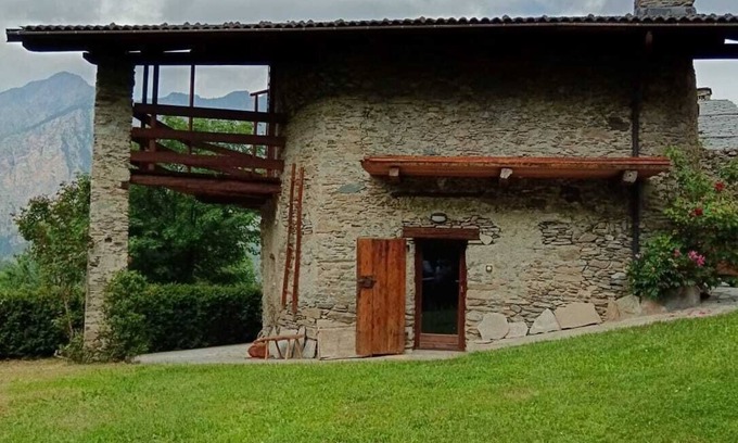 Marmora House | House of Roses
