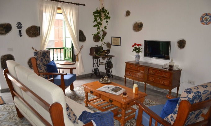 La Guancha House | House of S. XX newly renovated. Ideal for hiking. Quiet zone.