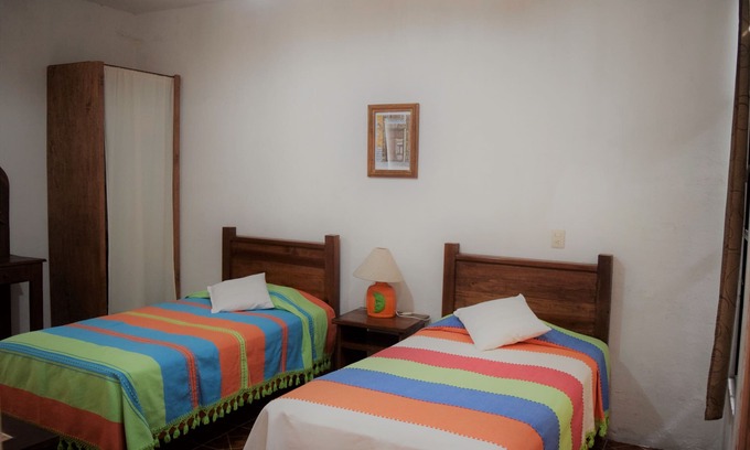 Centro House | HOUSE OF THE CROSS IN THE HEART OF TEQUISQUIAPAN