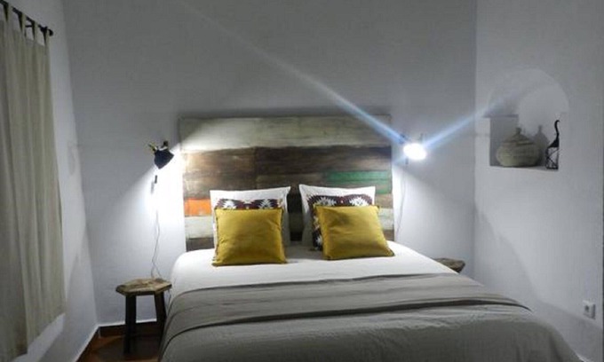 Moura Cottage | House of the Sickles