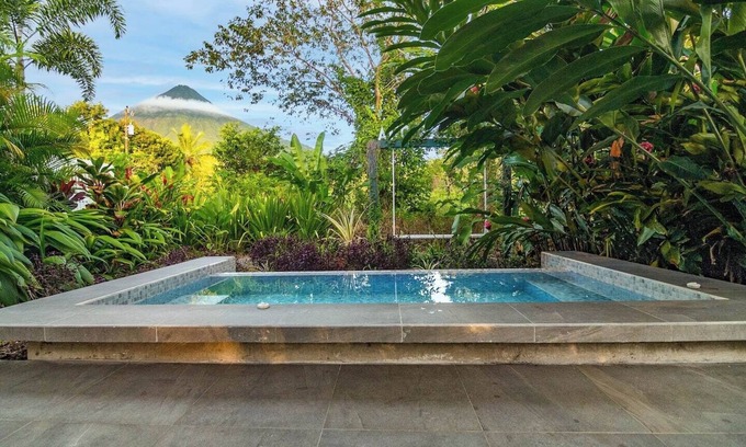La Fortuna Villa | House of Views w/King Bed + Volcano View